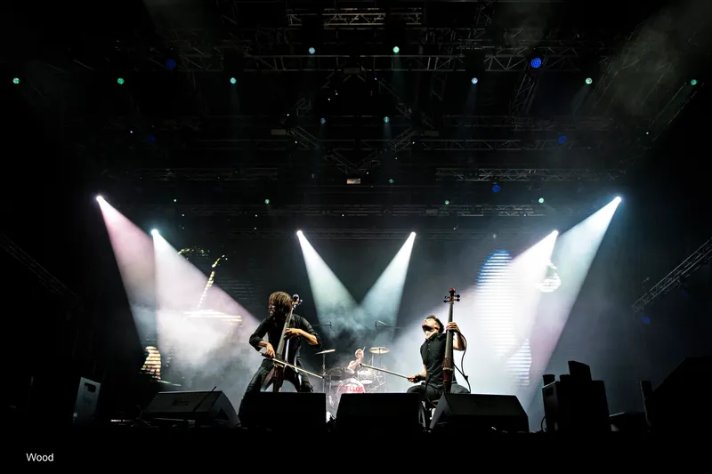 2 CELLOS