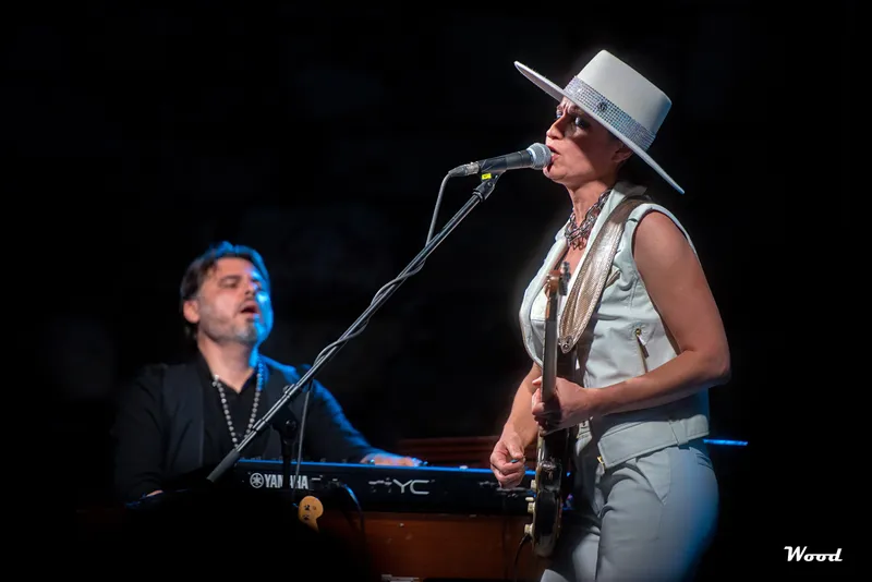 ANA POPOVIC 8
