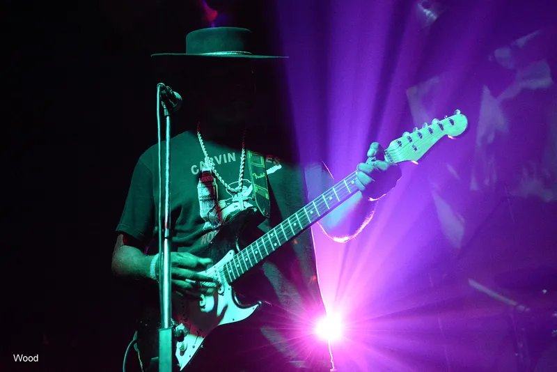 CARVIN JONES 6
