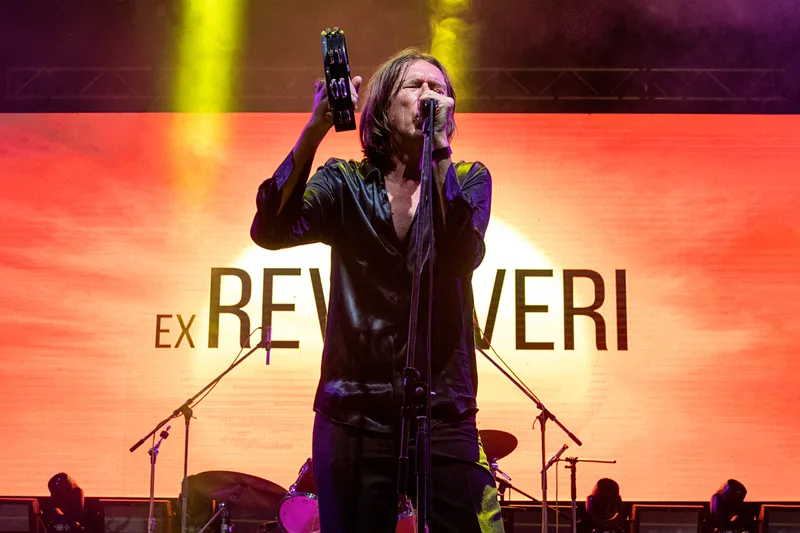 EX REVOLVERI 9