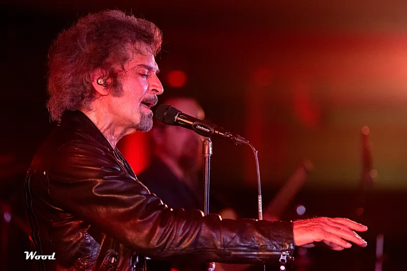 GINO VANNELLI 8