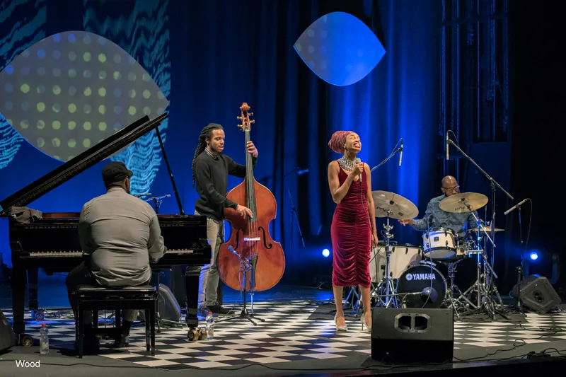JAZZMEIA HORN 5