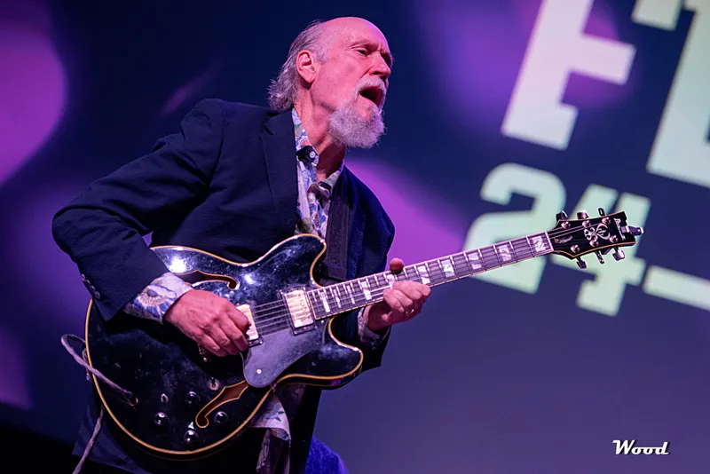 JOHN SCOFIELD 3