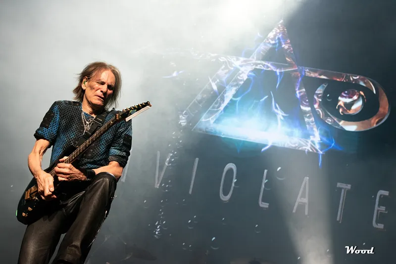 STEVE VAI 4