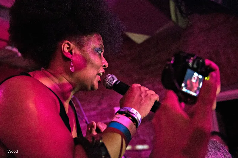 THE BELLRAYS 6
