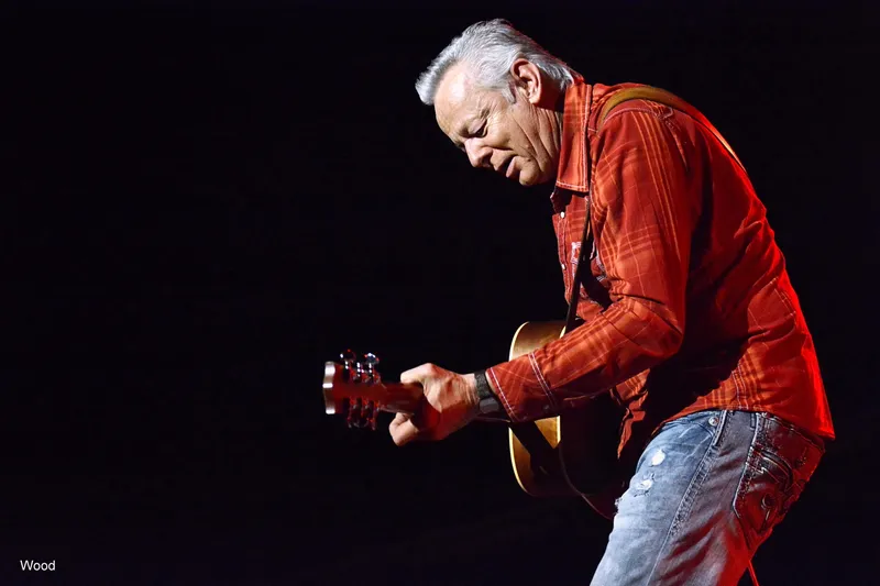 TOMMY EMMANUEL 10